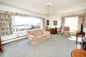 Lounge- click for photo gallery